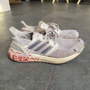 ULTRABOOST 5.0 DNA PRIDE SHOES